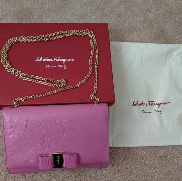 Ferragamo Crossbody bag with a chain - Picture 6 of 8